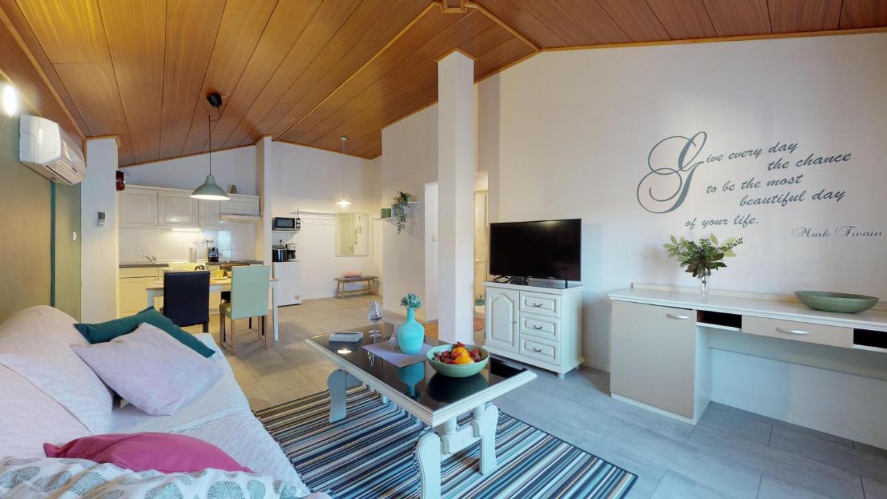 Lara Deluxe Superior 5 Star Apartment, Your Piece Of Heaven By The Sea & Park Novigrad Istria Exterior foto